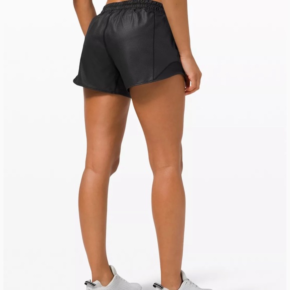 Lululemon Hotty Hot Short 4” - Picture 4 of 6